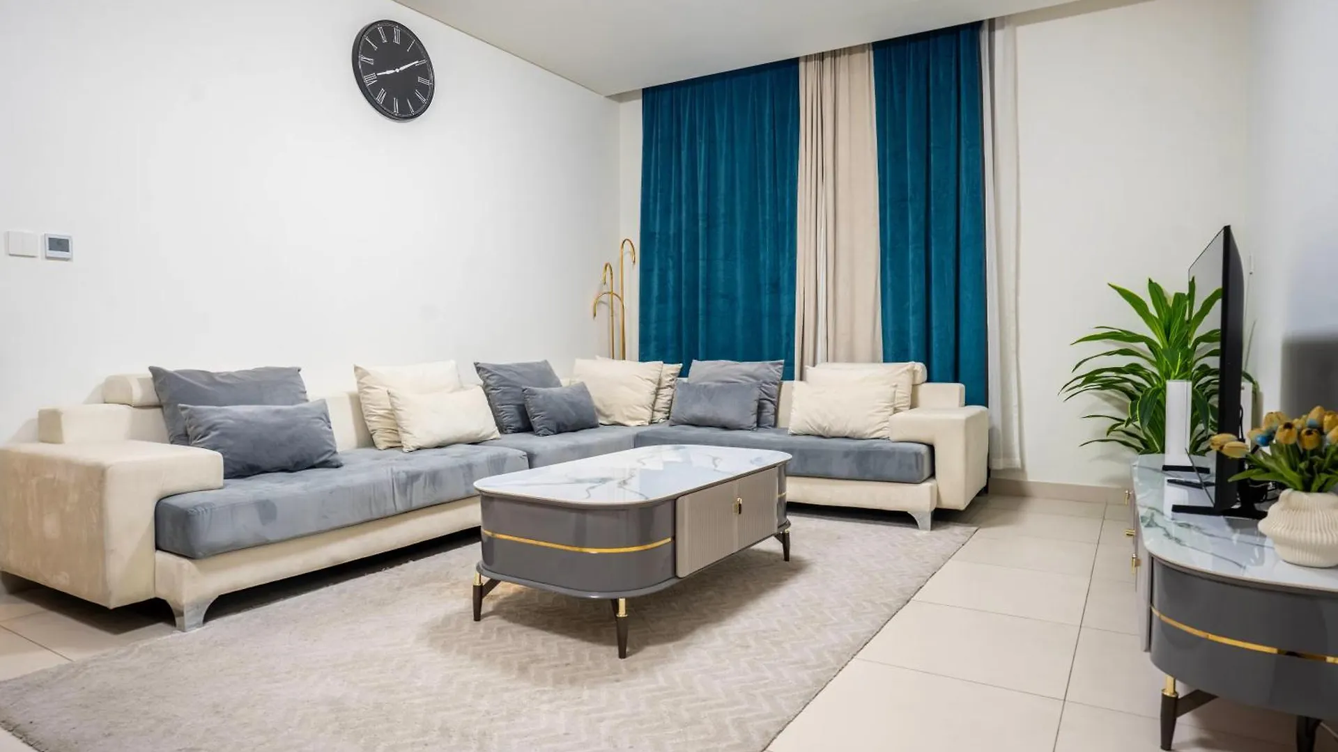Tick - Burj Crown Luxury 2Br W Balcony & Pool View Lejlighed Dubai 0*,  Forenede Arabiske Emirater