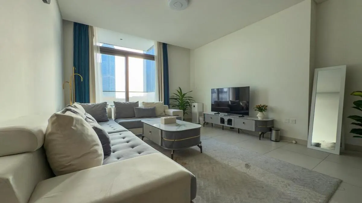Tick - Burj Crown Luxury 2Br W Balcony & Pool View Apartment Dubai