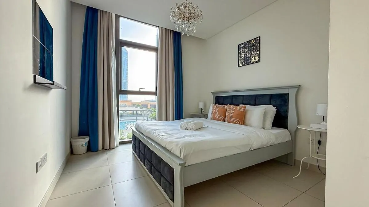 Tick - Burj Crown Luxury 2Br W Balcony & Pool View Apartment Dubai